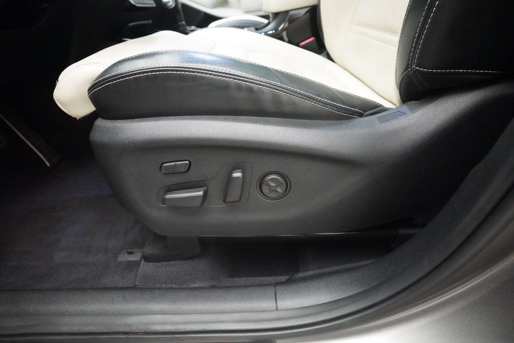 Used 2016 Kia Sorento SX w/ SXL Technology Package AWD/4WD image 28