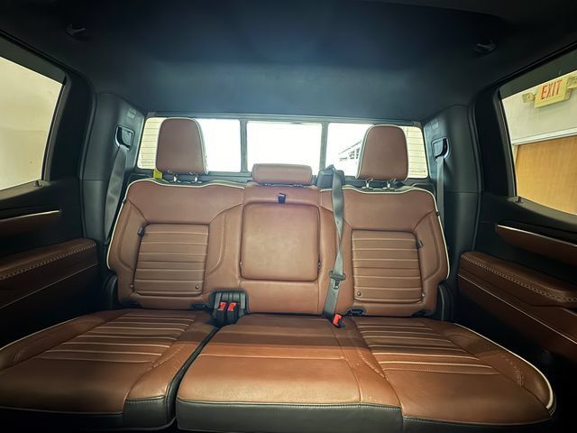 Used 2023 GMC Sierra 1500 Denali Ultimate AWD/4WD image 7