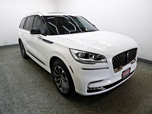 Used 2022 Lincoln Aviator Grand Touring w/ Equipment Group 301A AWD/4WD image 3