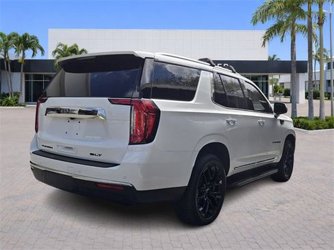 Used 2023 GMC Yukon SLT w/ SLT Premium Package image 7