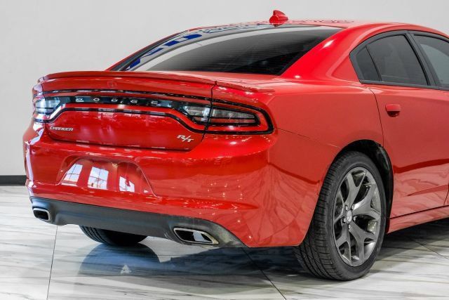 Used 2016 Dodge Charger R/T w/ Navigation & Travel Group RWD image 10