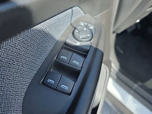 Used 2025 Chevrolet TrailBlazer LT AWD/4WD image 17