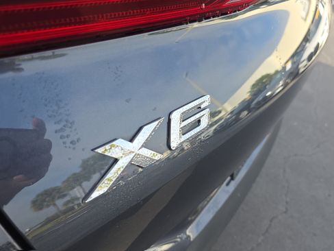 Used 2022 BMW X6 xDrive40i w/ M Sport Package image 5