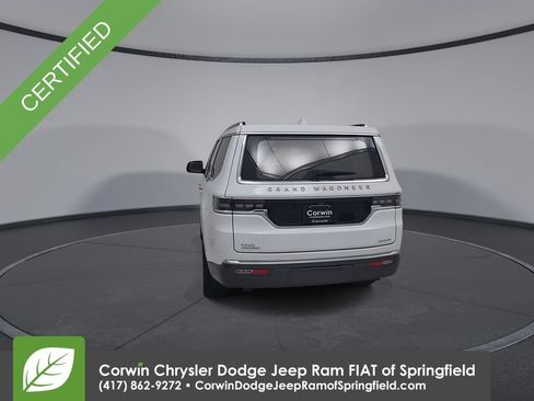 Used 2022 Jeep Grand Wagoneer Series III w/ Rear Seat Video Group 1 AWD/4WD image 12