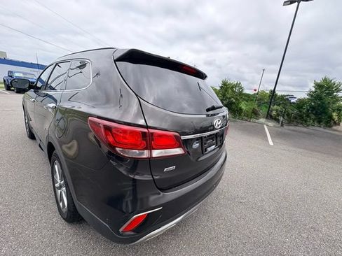 Used 2018 Hyundai Santa Fe SE AWD/4WD image 4