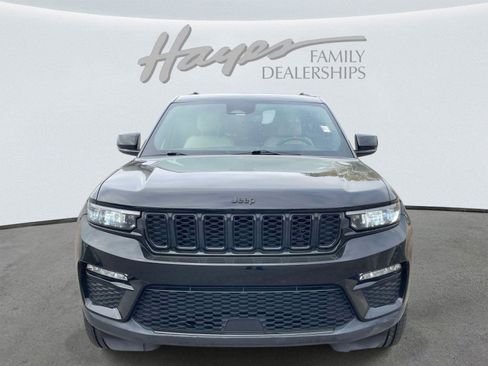 Used 2023 Jeep Grand Cherokee Limited w/ Black Appearance Package image 8