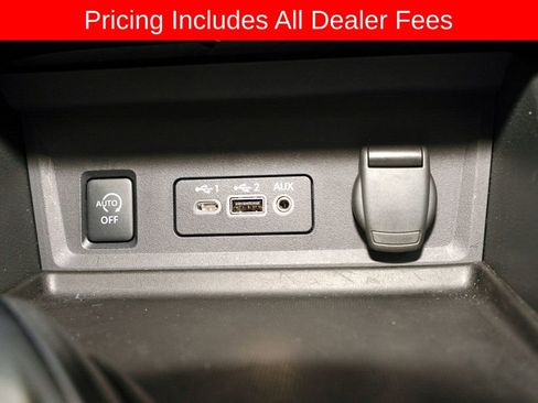 Certified 2025 Nissan Sentra SR FWD image 15