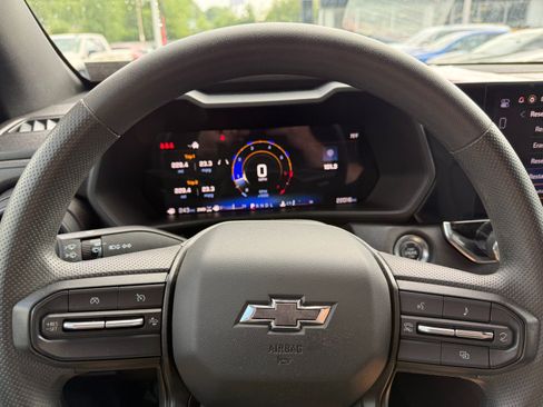 Used 2025 Chevrolet Colorado Trail Boss AWD/4WD image 24