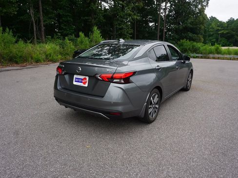 Used 2020 Nissan Versa SV FWD image 19