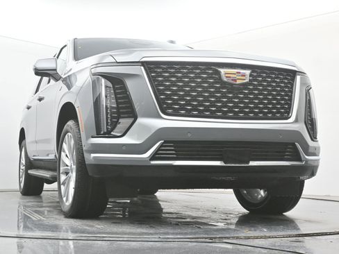 New 2026 Cadillac Escalade 4WD w/ LPO, Floor Liner Package image 22