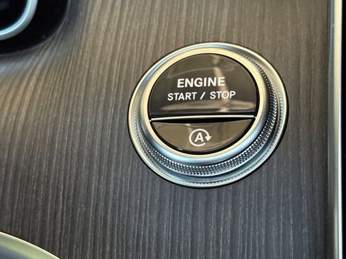 New 2025 Mercedes-Benz C 300 4MATIC Sedan image 26