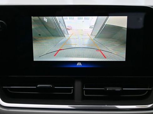 Used 2024 Chevrolet Trax LT w/ Driver Confidence Package FWD image 45