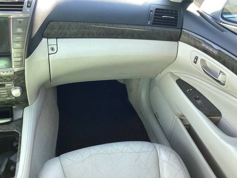 Used 2010 Lexus LS 460 RWD image 11