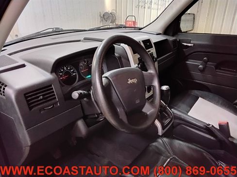 Used 2008 Jeep Patriot Sport image 11