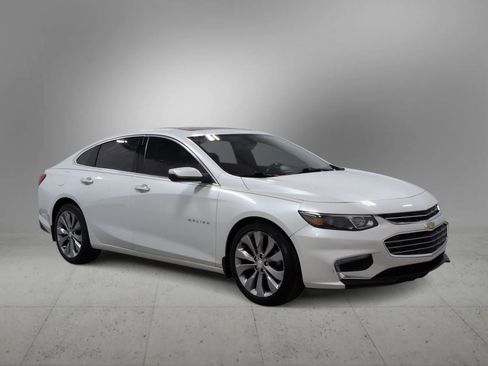 Used 2018 Chevrolet Malibu Premier w/ Premier Sun and Wheel Package image 2