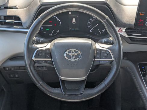 Used 2021 Toyota Sienna XLE image 14