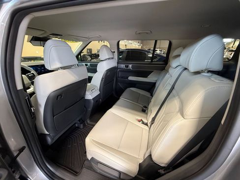Used 2025 Hyundai Santa Fe SEL FWD image 30