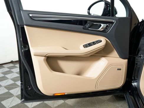 New 2026 Porsche Macan image 14