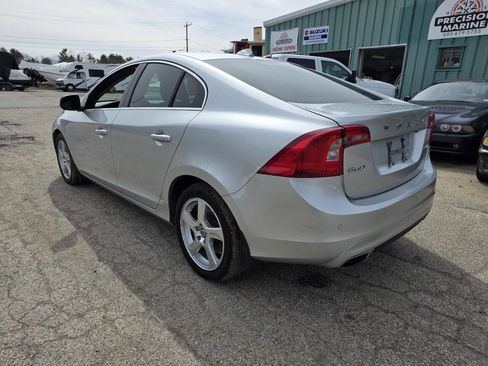 Used 2015 Volvo S60 T5 Premier w/ Convenience Package image 12