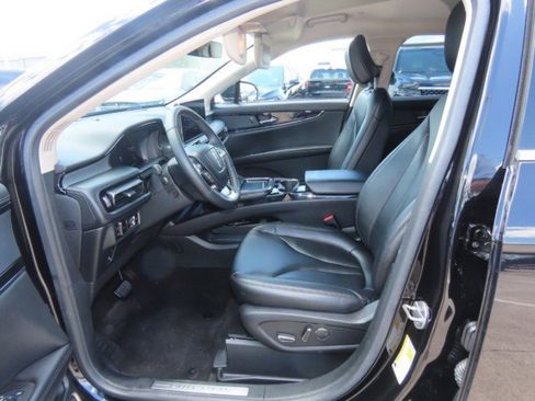 Used 2023 Lincoln Nautilus FWD w/ Premium Package image 24
