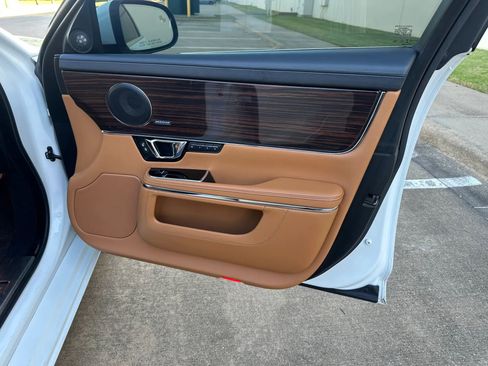 Used 2017 Jaguar XJ L Portfolio image 33