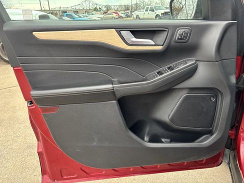 Used 2021 Ford Escape Titanium w/ Titanium Elite Package image 19