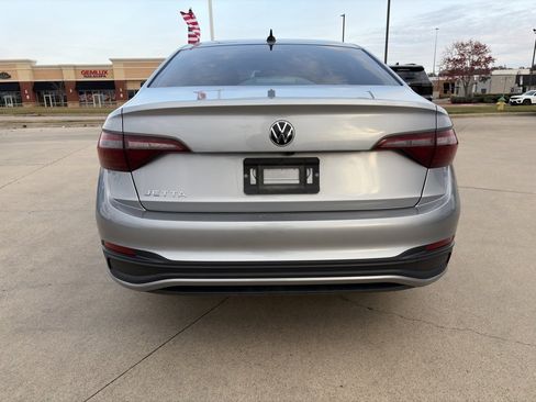 Used 2024 Volkswagen Jetta S image 8