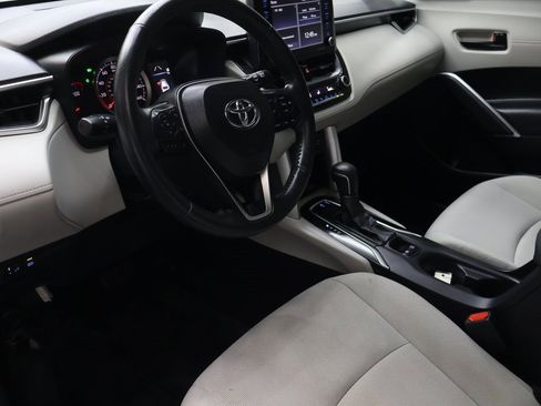 Used 2022 Toyota Corolla Cross LE image 18