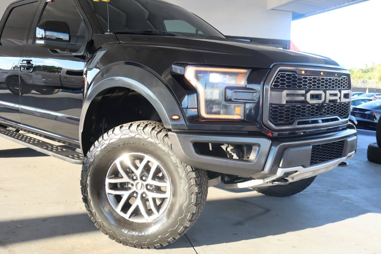 Used 2017 Ford F150 Raptor w/ Equipment Group 802A Luxury AWD/4WD image 2