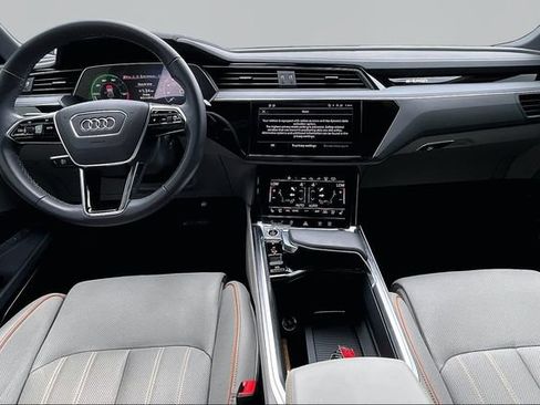Used 2024 Audi Q8 e-tron Prestige AWD/4WD image 15