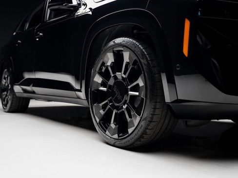 Used 2023 BMW XM image 83