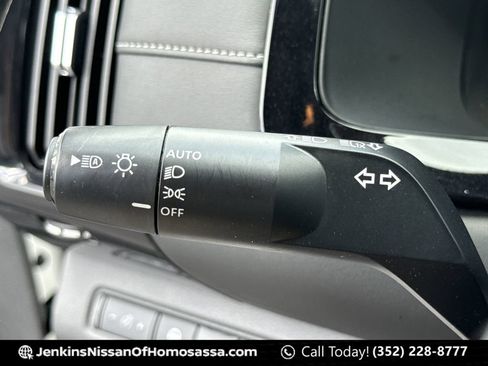 Certified 2024 Nissan Pathfinder SV FWD image 37