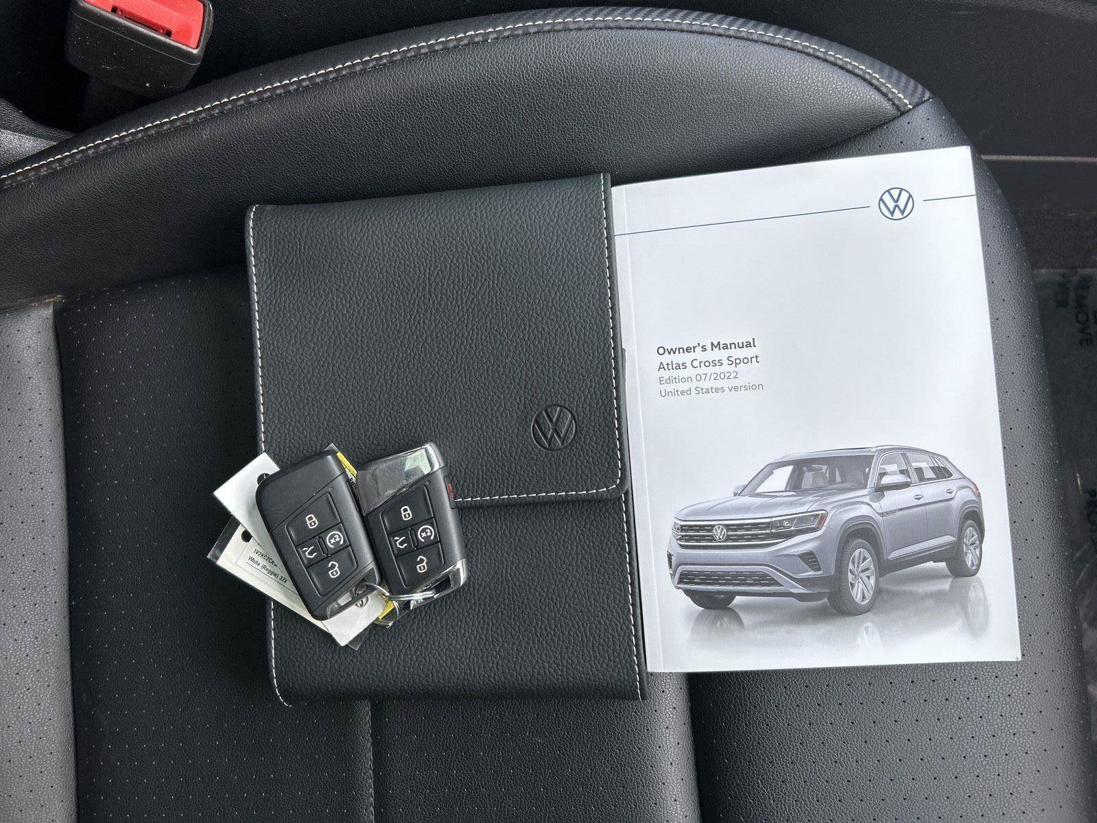 Certified 2023 Volkswagen Atlas Cross Sport SE w/ Panoramic Sunroof Package AWD/4WD image 25