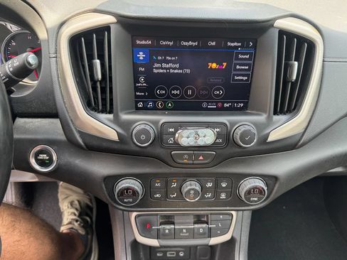 Used 2023 GMC Terrain Denali w/ Denali Premium Package AWD/4WD image 16