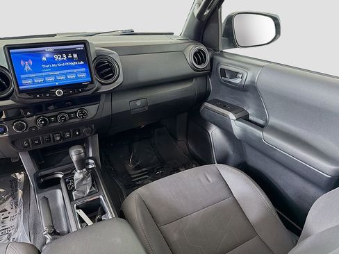 Used 2018 Toyota Tacoma TRD Sport w/ Technology Package AWD/4WD image 23
