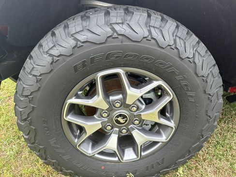 Used 2023 Ford Bronco Badlands image 12