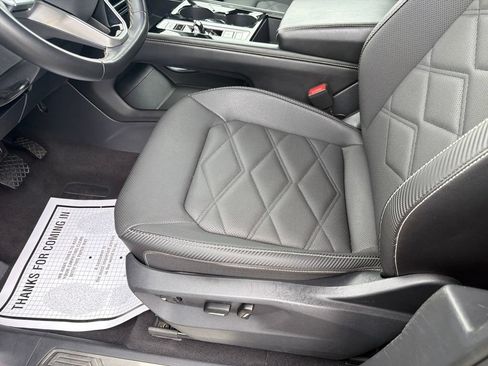 Used 2024 Volkswagen Atlas Cross Sport SE FWD image 15