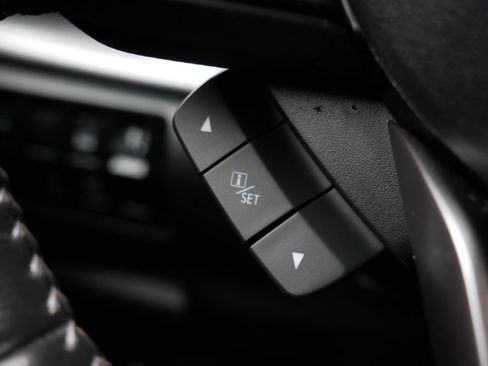 Used 2019 Subaru Forester Premium AWD/4WD image 30