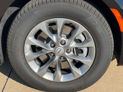 New 2026 Chrysler Pacifica Select AWD/4WD image 43