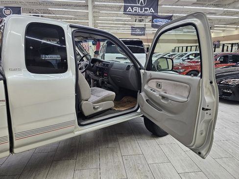 Used 2004 Toyota Tacoma 4x4 Xtracab V6 image 12