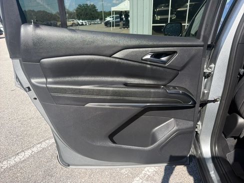 Used 2024 Chevrolet Traverse LT AWD/4WD image 17