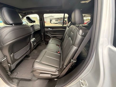 New 2026 Jeep Grand Cherokee L Limited w/ Luxury Tech Group II RWD image 24