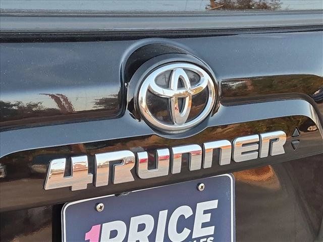 Used 2022 Toyota 4Runner SR5 Premium w/ Moonroof Package RWD image 23