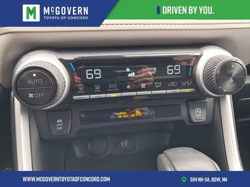 Used 2024 Toyota RAV4 XLE image 32