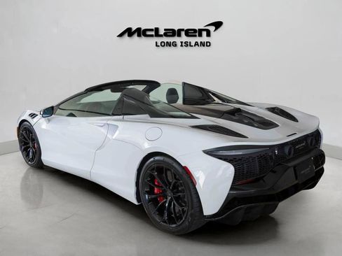 Used 2025 McLaren Artura Spider image 26