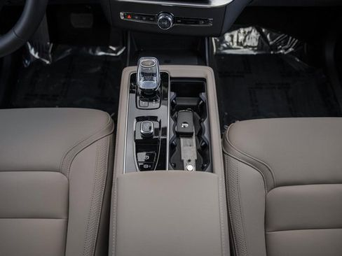 New 2026 Volvo XC90 B6 Plus w/ Protection Package Premier image 26