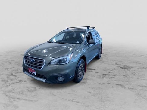Used 2017 Subaru Outback 3.6R Touring AWD/4WD image 6