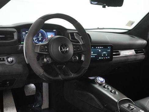 Used 2022 Maserati MC20 Coupe image 17