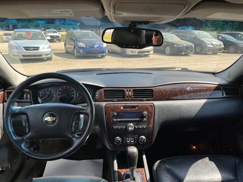 Used 2012 Chevrolet Impala LTZ FWD image 8