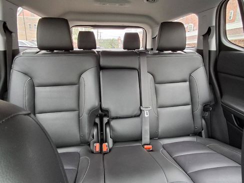 Used 2017 GMC Acadia SLT AWD/4WD image 11